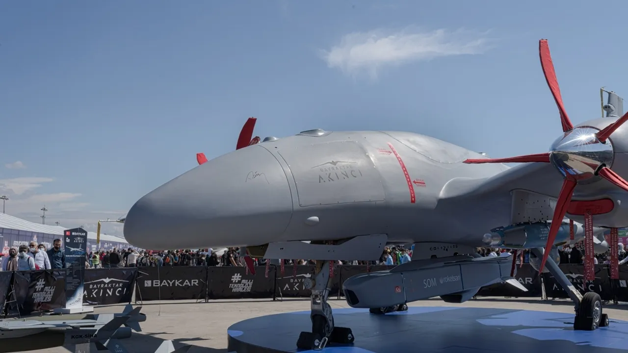 Turkish Bayraktar AKINCI UCAV Marks New Era in Warfare with Advanced Munitions Test