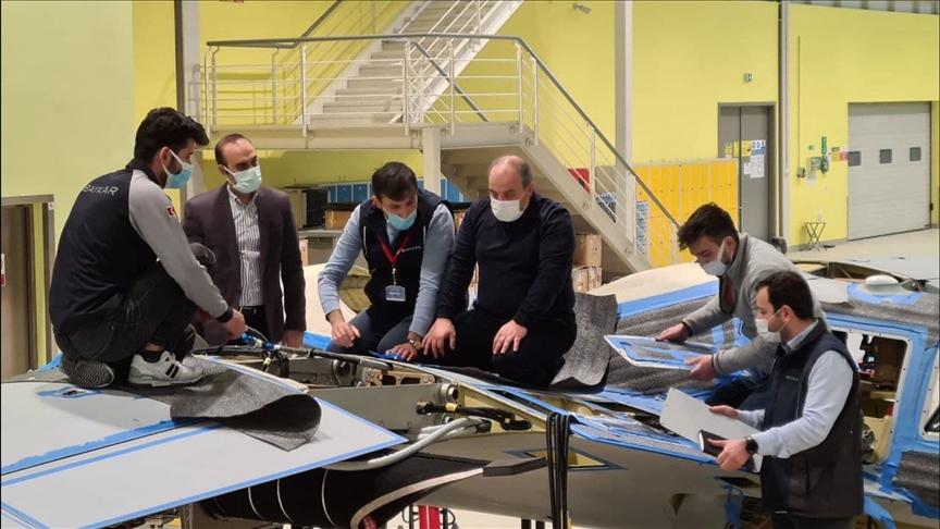 BAKAN VARANK, AKINCI S-1 SERİ ÜRETİMİN SON AŞAMAYA GELMİŞ ARACINI İNCELEDİ