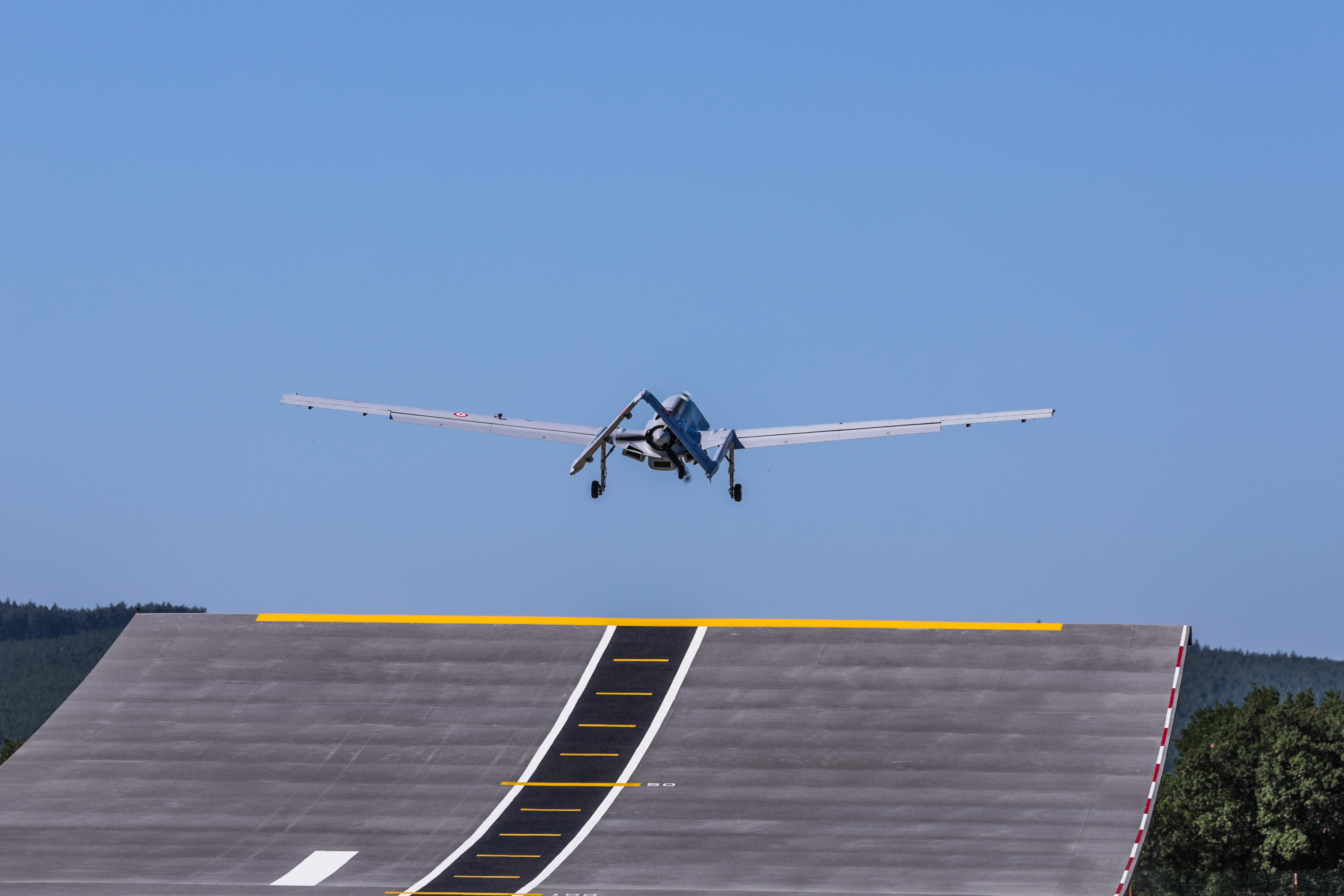 BAYRAKTAR TB3 PASSES FIRST SKI JUMP TEST WITH FLYING COLORS