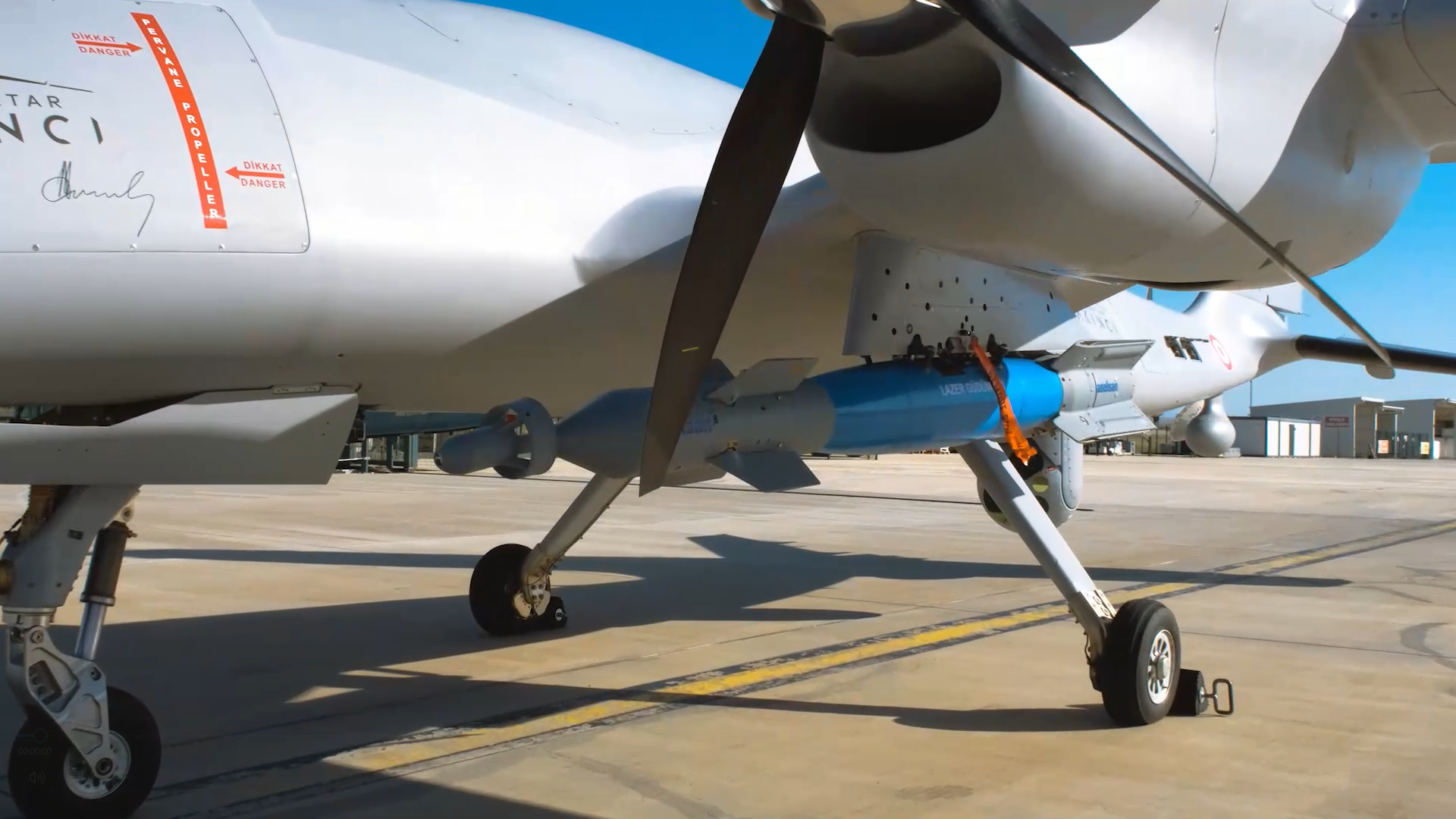 AKINCI’DAN LGK-82 İLE BAŞARILI ATIŞ