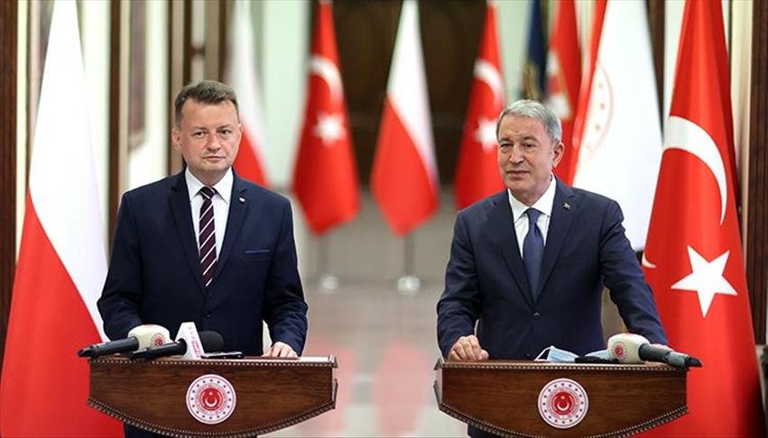 POLİSH DEFENSE MİNİSTER CALLS TURKİSH DRONES 'PROVEN, EFFECTİVE' WEAPONS