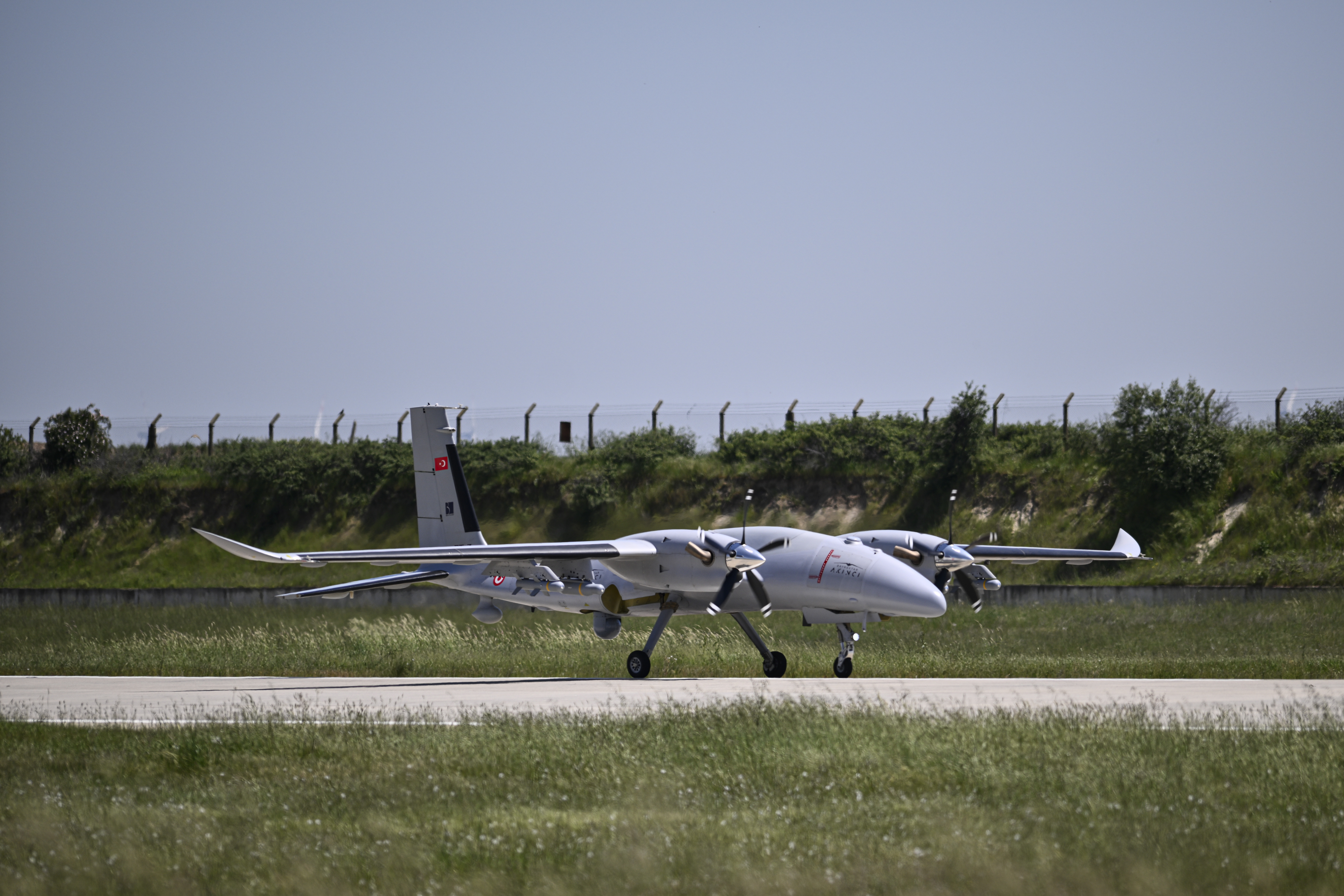 BAYRAKTAR AKINCI HITS NAVAL TARGETS IN THE BULL’S EYE