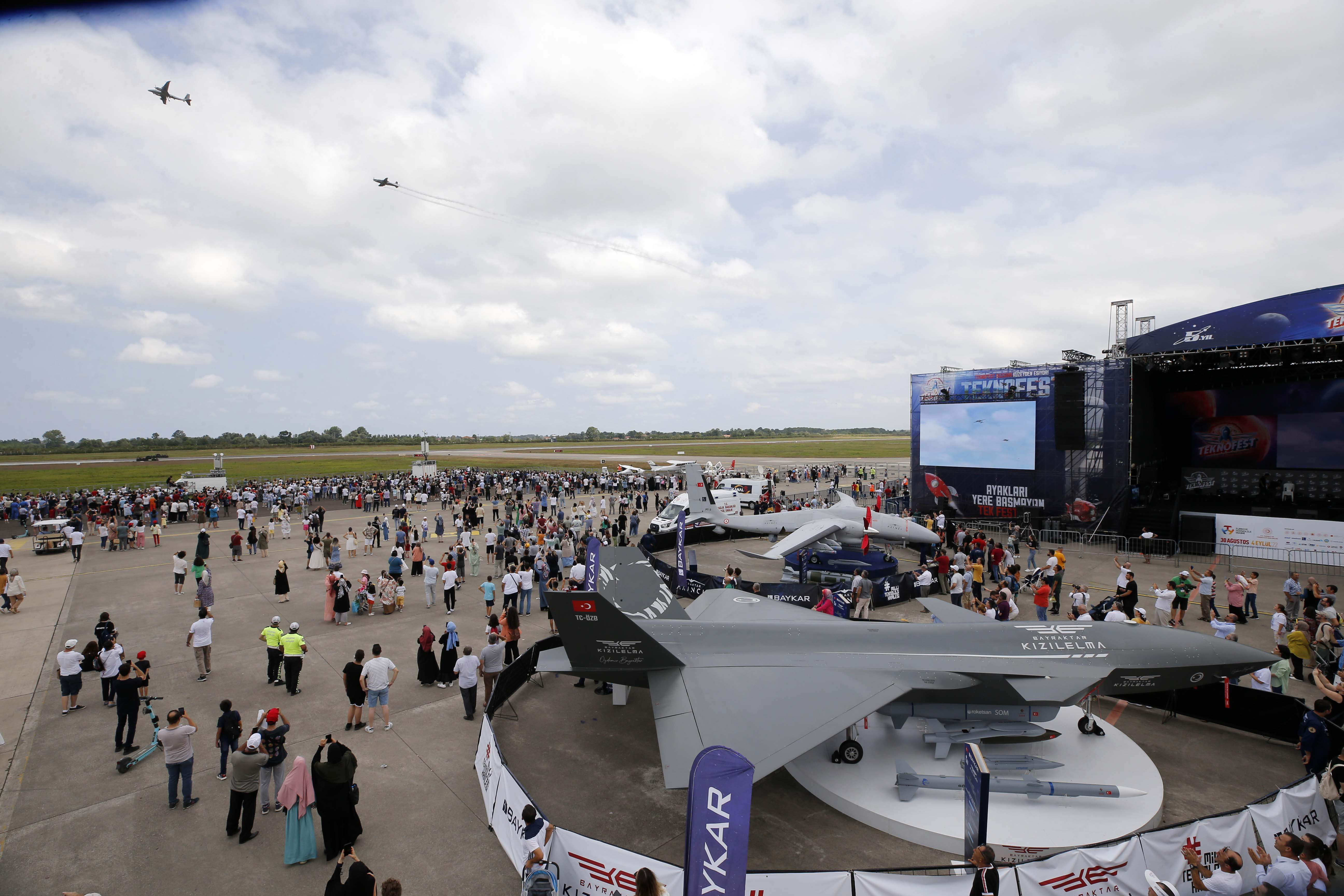 Türkiye’s new unmanned fighter aircraft ‘Kızılelma’ exhibited at Teknofest